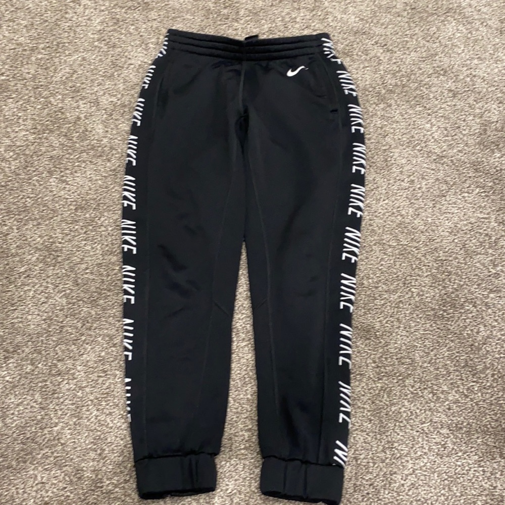 womens nike joggers
